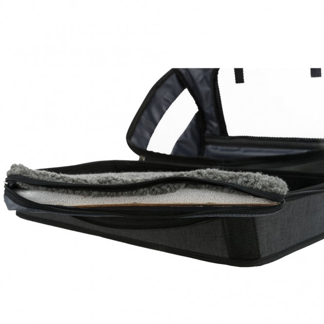 Trixie Holly travel cot and carrycot